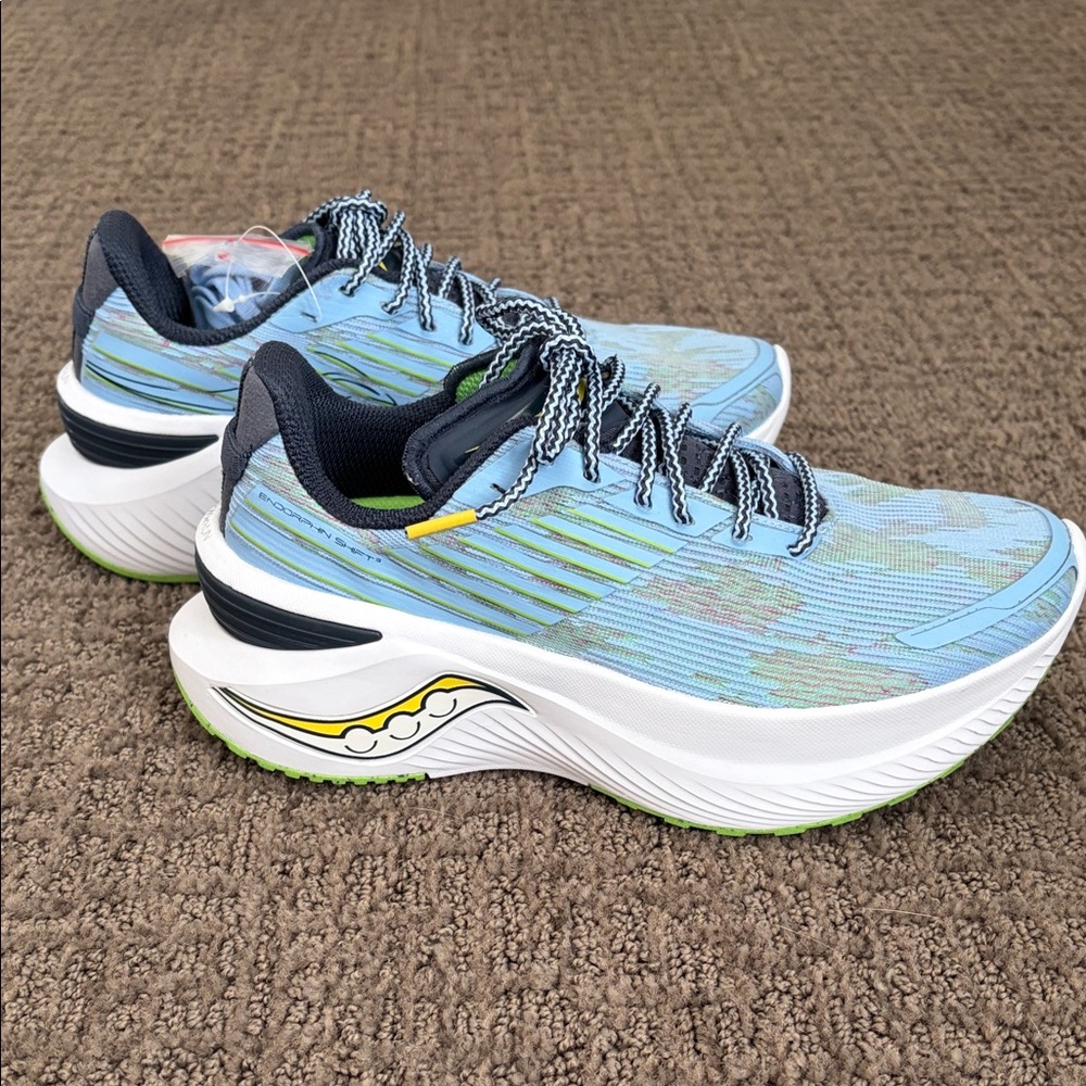 Saucony Endorphin Shift 3 women’s size 6 NEW